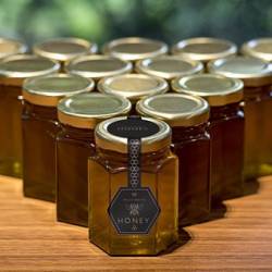 Завод Rolls-Royce вместо автомобилей выпускает пчелиный мед