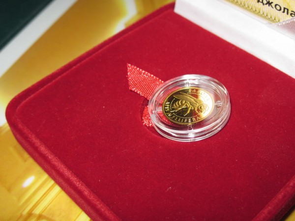 золотая монета "Пчела"